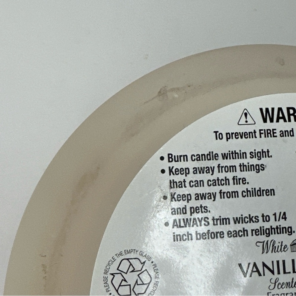 Bath & Body Works White Barn Vanilla Bean 3-Wick Candle, 14.5 oz - Ivory *READ* - Picture 8 of 12